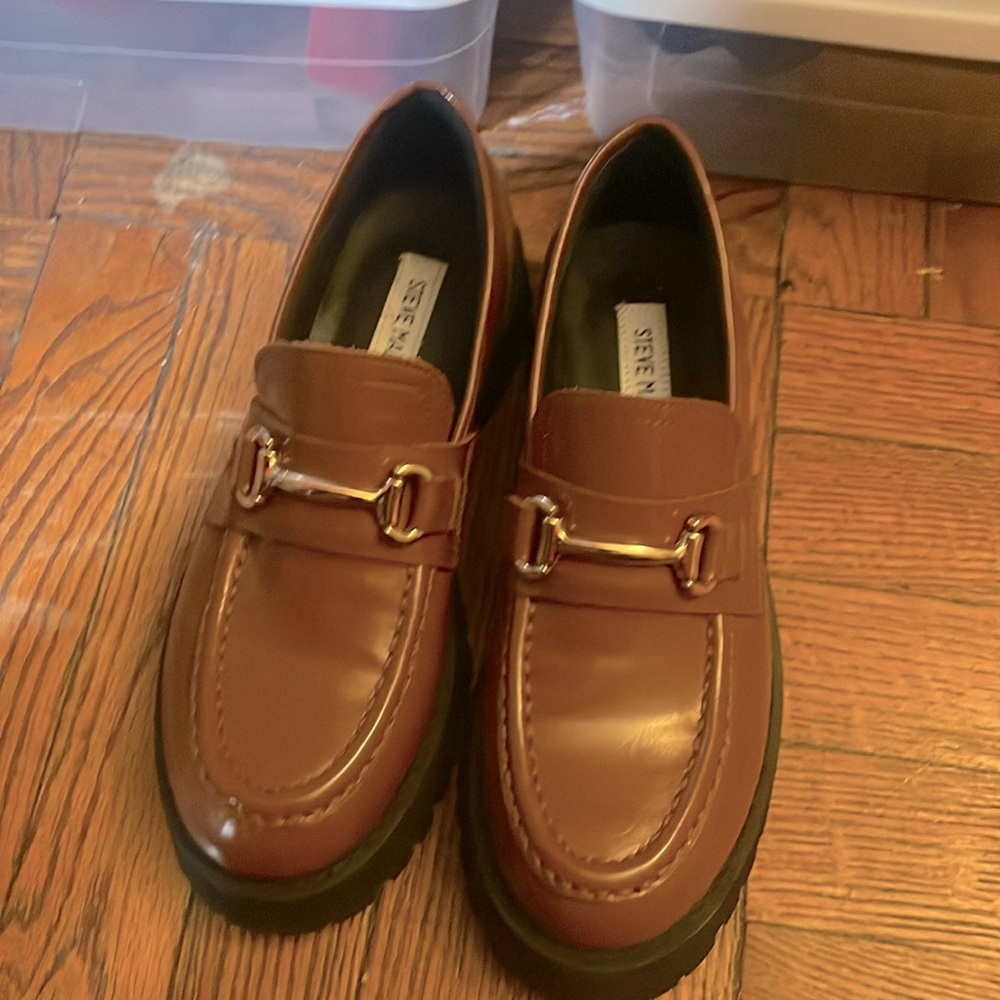 Steve Madden New never worn brown loafers